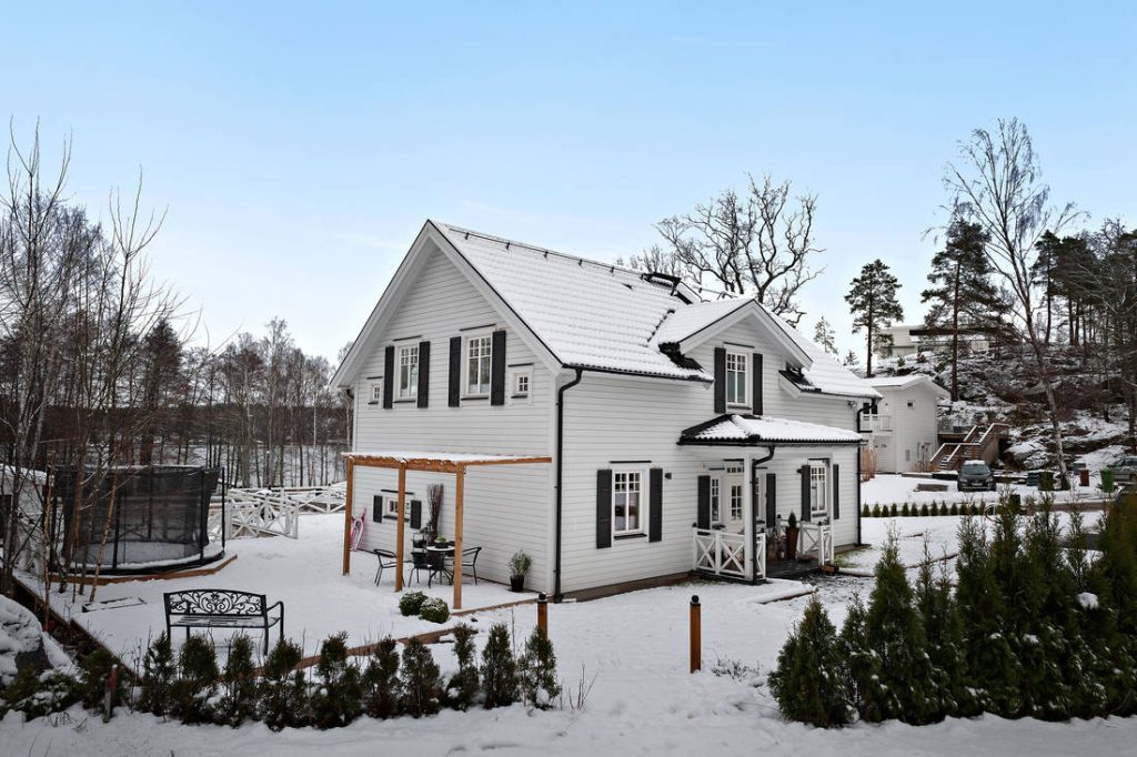 53 stensatt uppfart carport radhus sorskogen huddinge musseronvagen stockholm