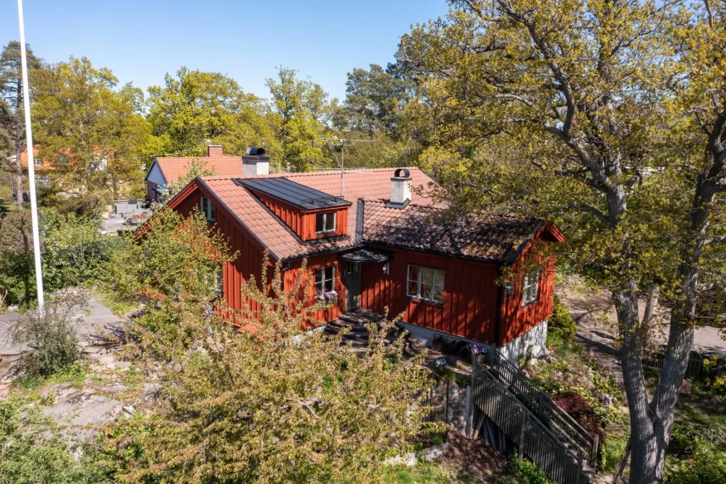 8. Tillbyggnad av takterrass till hus